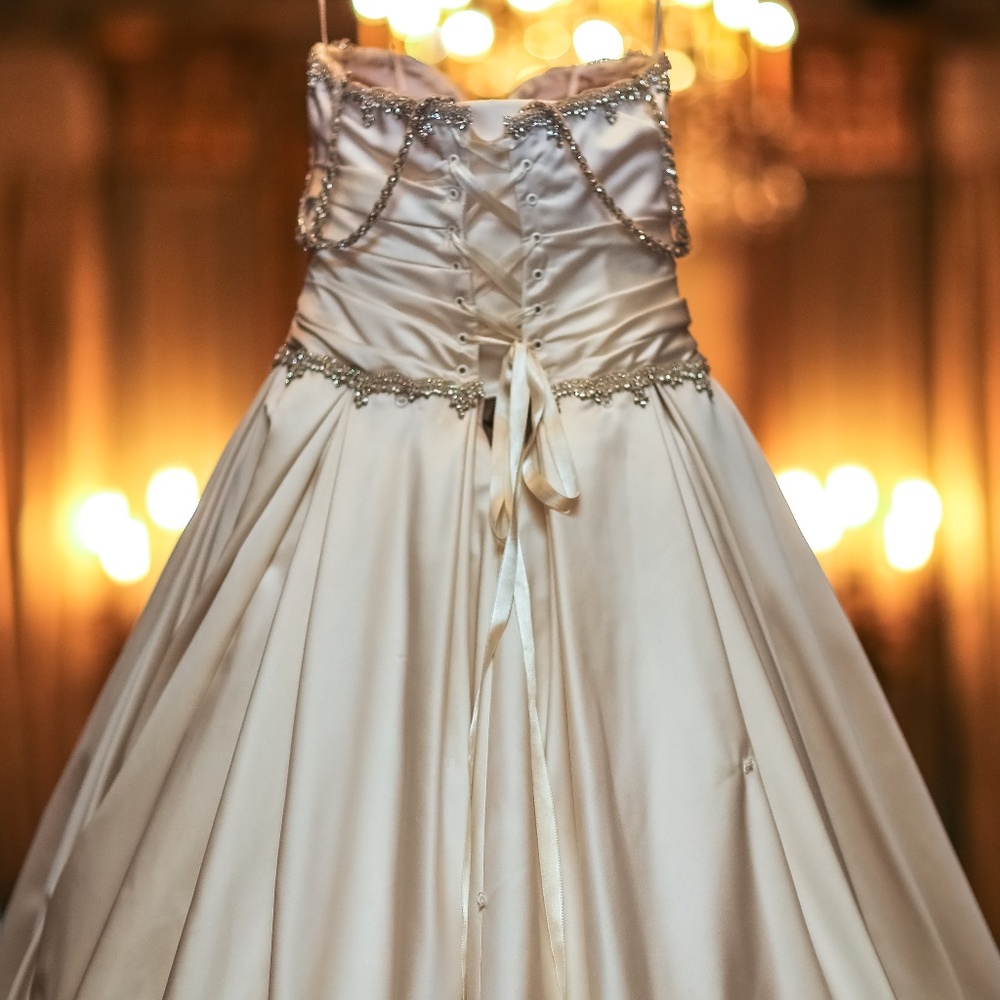 Pnina Tornai Ivory Wedding Dress Ballgown #4167 - Picture 2 of 8